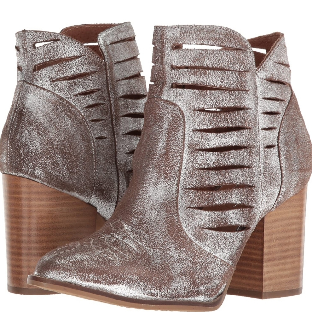 Ariat unbridled metallic suede
